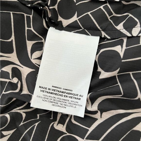 Nike Shield Impossibly Light Running Jacket Black and White, Size S - Picture 13 of 15